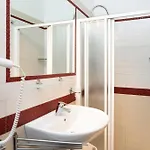Doria Hotell 2*